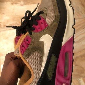 Size 8 women’s Nike airmax